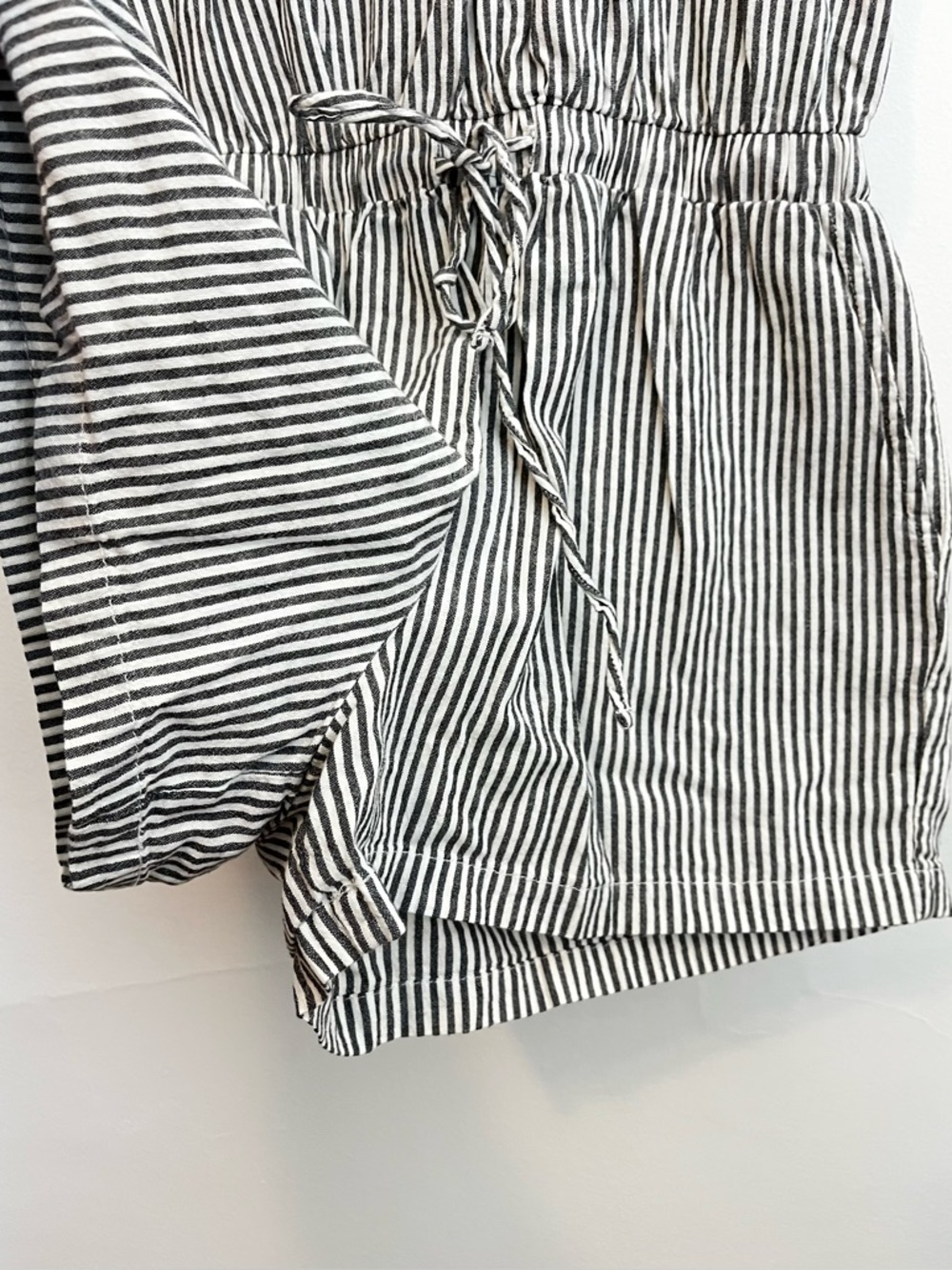 Michael Stars Talula Striped Romper Gray White Drawstring Button Front Pockets - Picture 5 of 9
